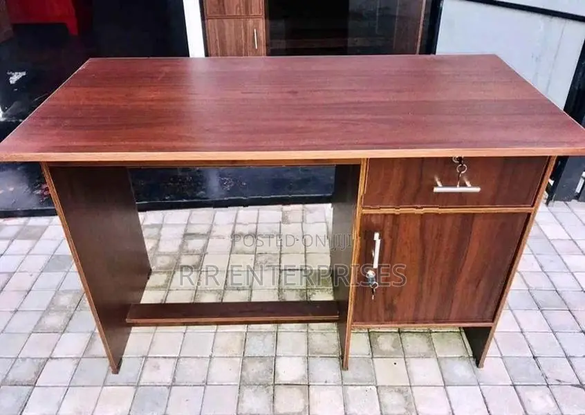 New 4*2 Ft Melamine Office Table