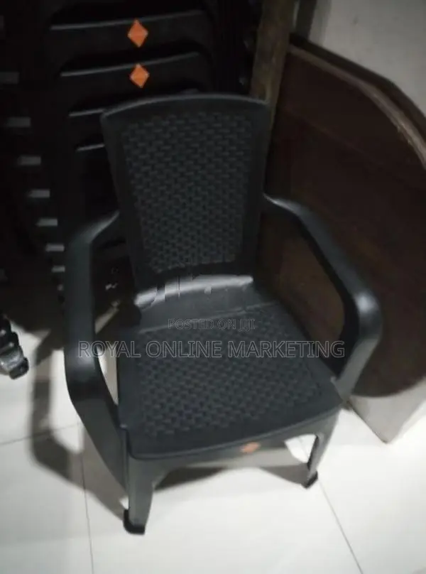 Black Living Chair (L-11)