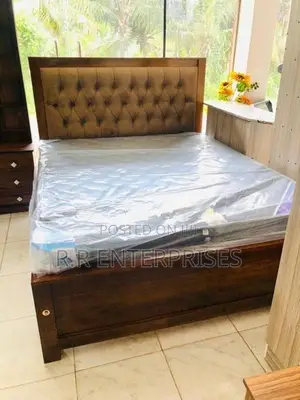 New 6*5 Ft Teak Queen Box Bed with Spring Mattresses