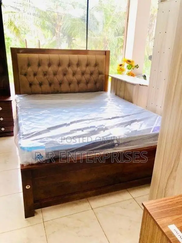 New 6*6 7*72" Teak Cushion Box Bed