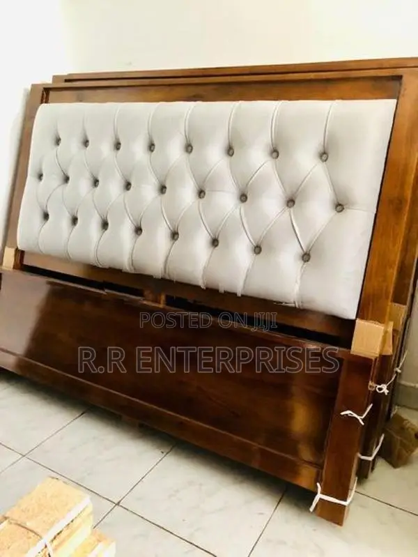 New Cushion 6*5 Ft Teak Box Bed