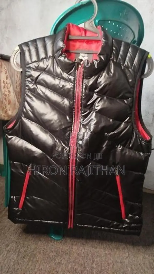 Arena Brand Men's Padded/Puffer Sleeveless Vest