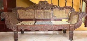 Antique Teak Couch (Kavichchi)