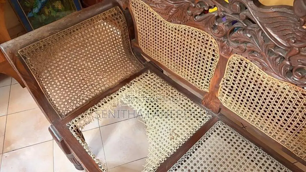 Antique Teak Couch (Kavichchi)