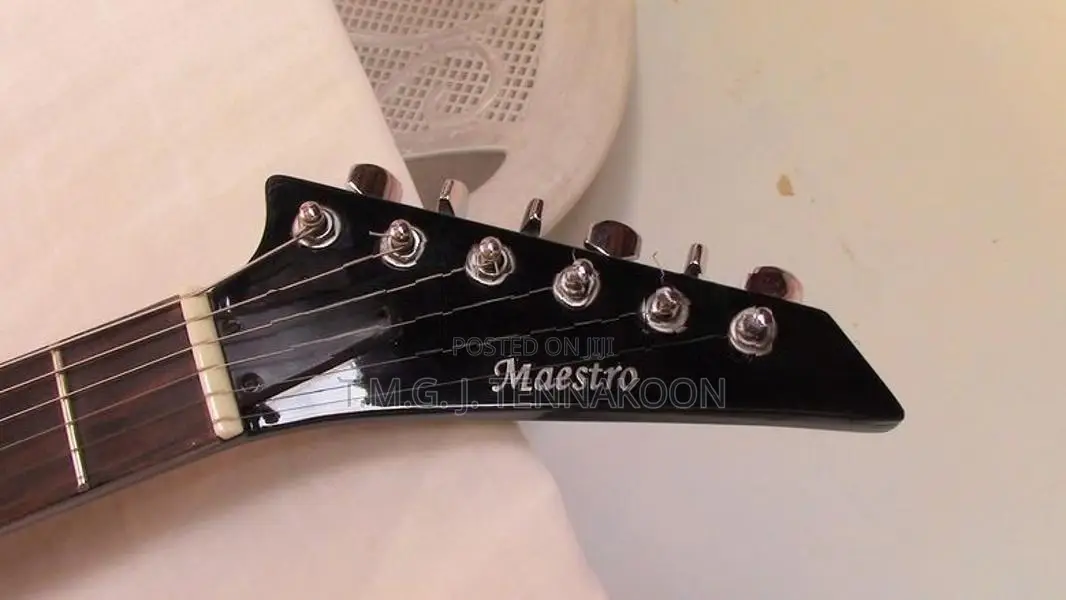 Guitar ( Maestro)