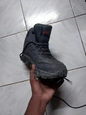 AVI Outdoor Casual Shoes