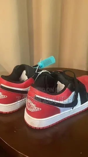 Nike Air Jordan Red