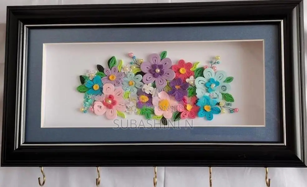 Hand-Crafted Paper Quilling Wall Hanging With Key Holder