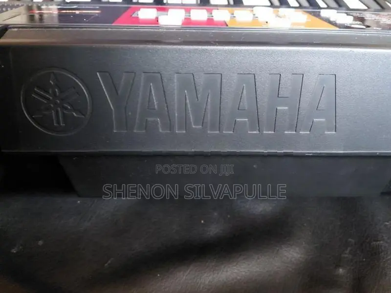 Yamaha PSRF51 Organ
