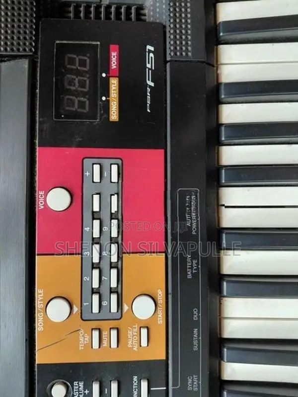Yamaha PSRF51 Organ