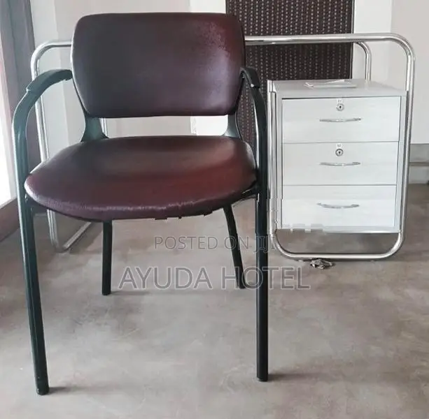 Comfortable Office Visitor / Study Chair With Armrests (Used)