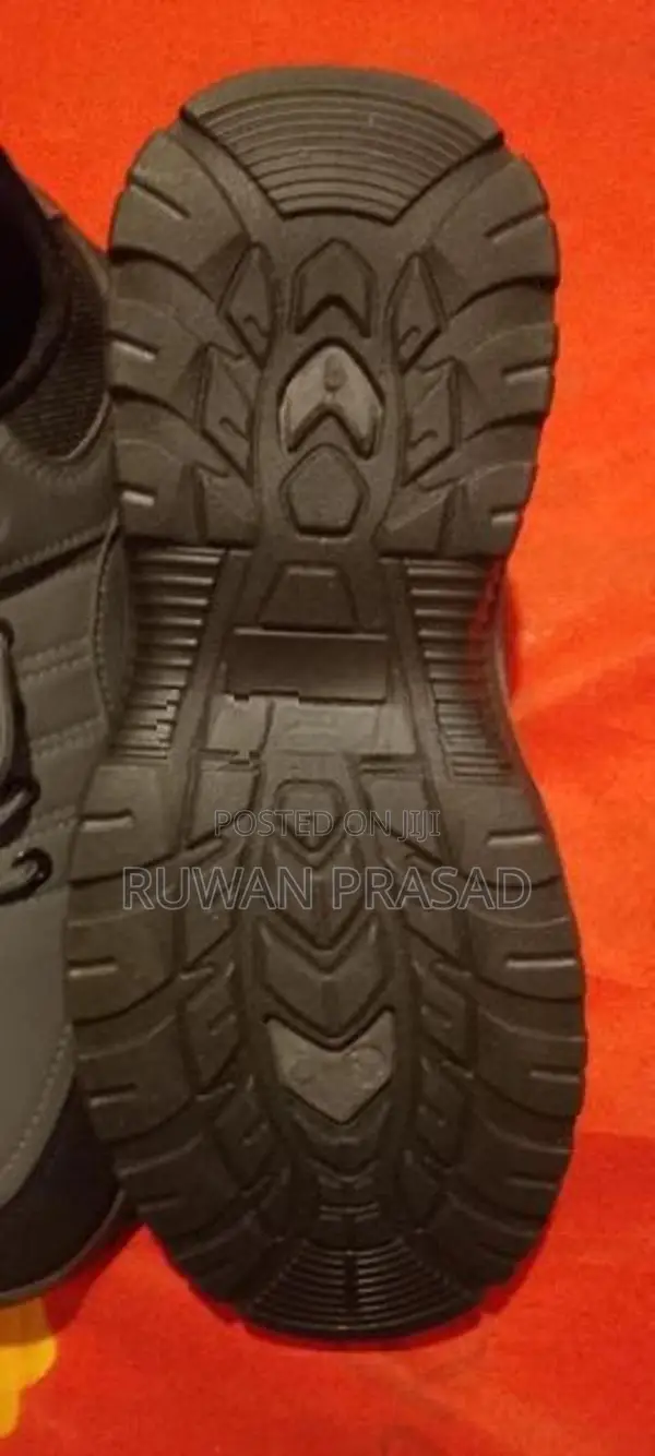 Men's Shoe