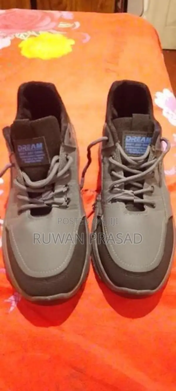 Men's Shoe