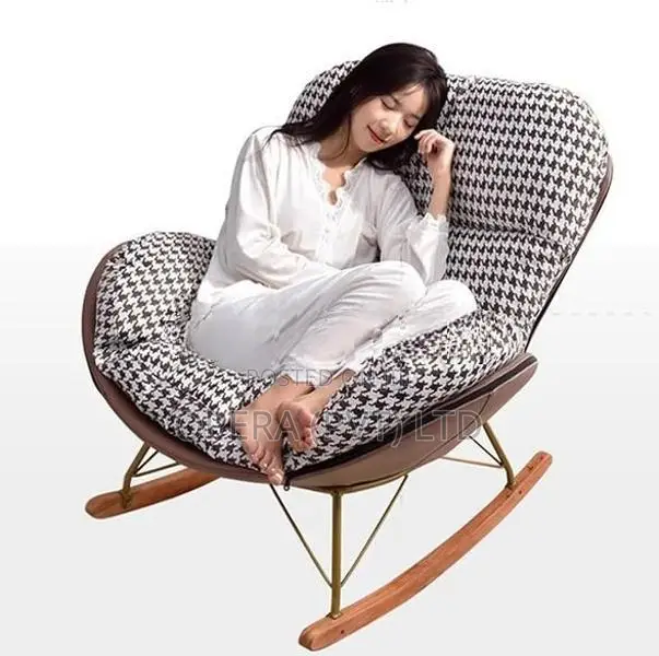 Brand New Rocking Chairs වැඩ ඉවර වෙලා ඇවිත් සැහැල්ලුවෙන් ඉන්න!