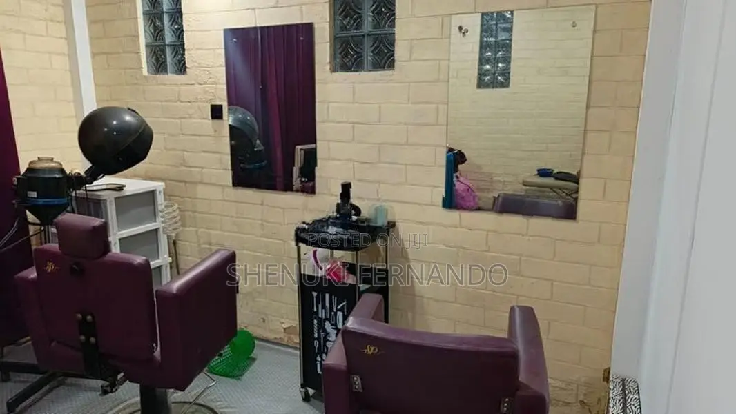 Salon Furniture Set