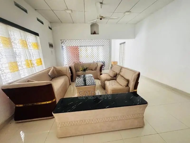 Damro Sofa Set