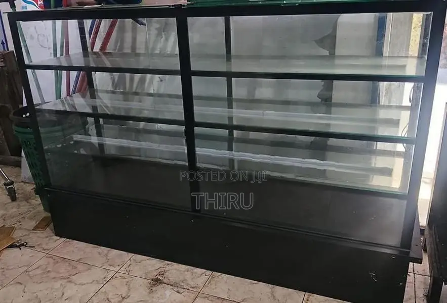 Long Display Showcase