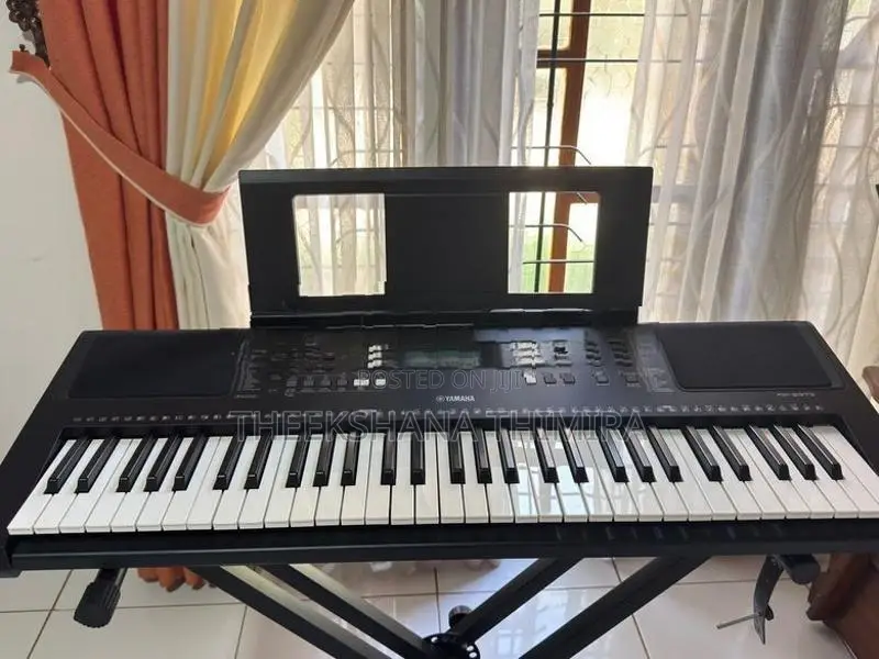 YAMAHA PSR-E373