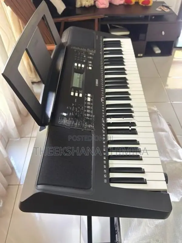 YAMAHA PSR-E373