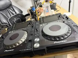 Pioneer CDJ-2000