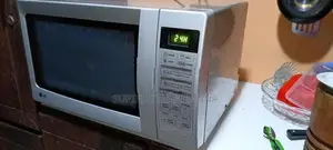 LG Microwave Oven