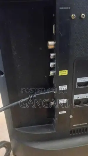 SAMSUNG LED Converted TO HD Smart TV With Wallmount Brackets