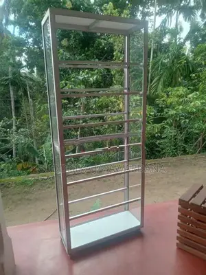 ඇලුමිනියම් ශෝකේස්