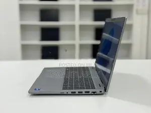 Core i7 11th Gen Dell Latitude 5520 l 16GB Ram 512GB SSD Backlit