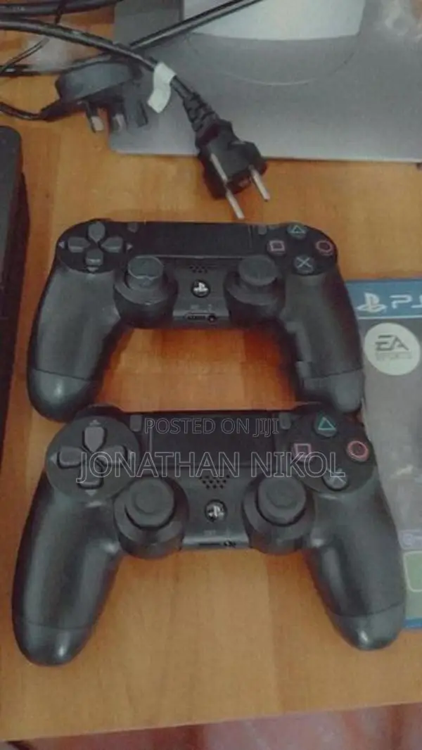 Gamestation 5 with Set