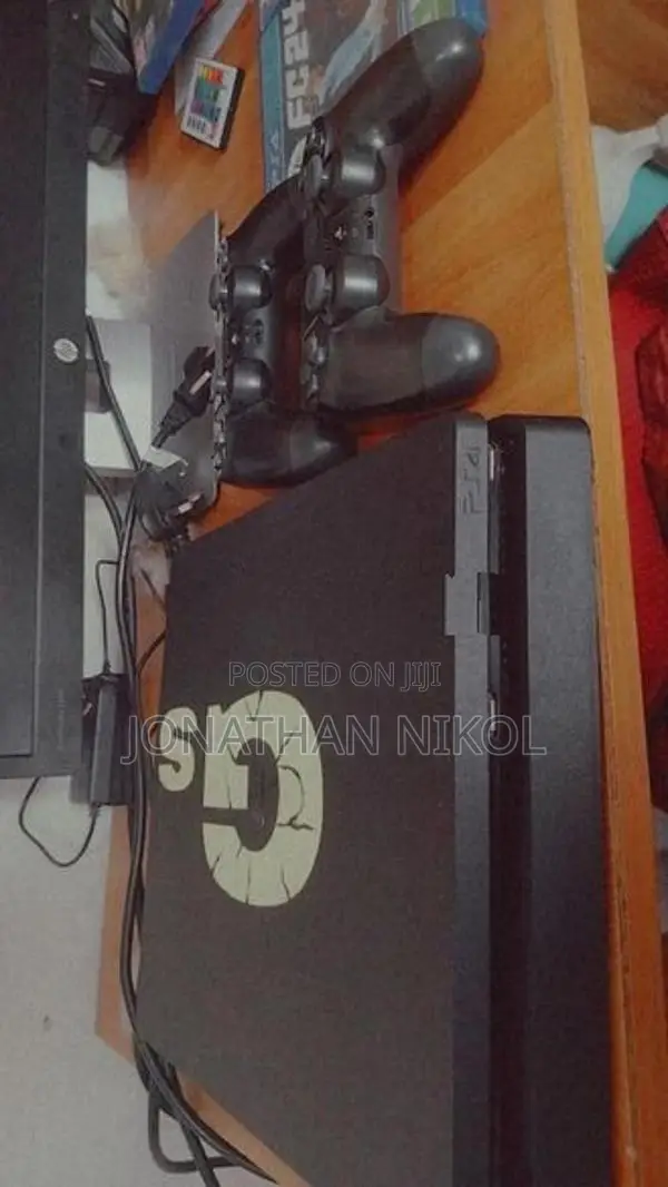 Gamestation 5 with Set