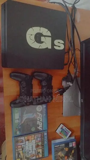 Gamestation 5 with Set