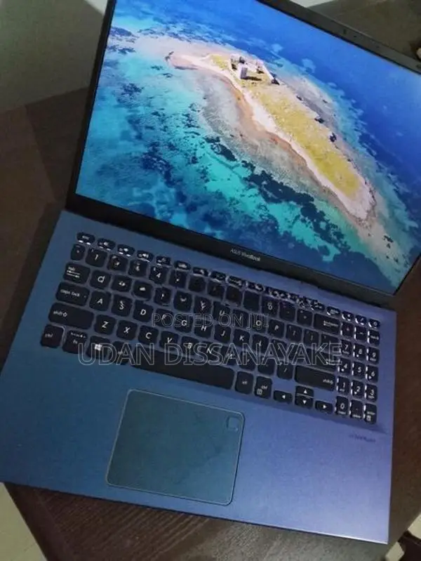 ASUS VivoBook 1128GB 8GB i3