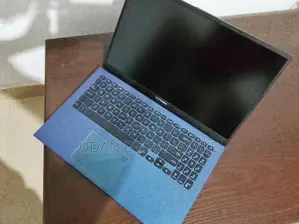 ASUS VivoBook 1128GB 8GB i3