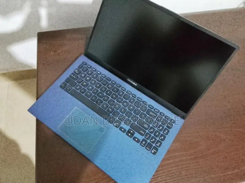 ASUS VivoBook 1128GB 8GB i3