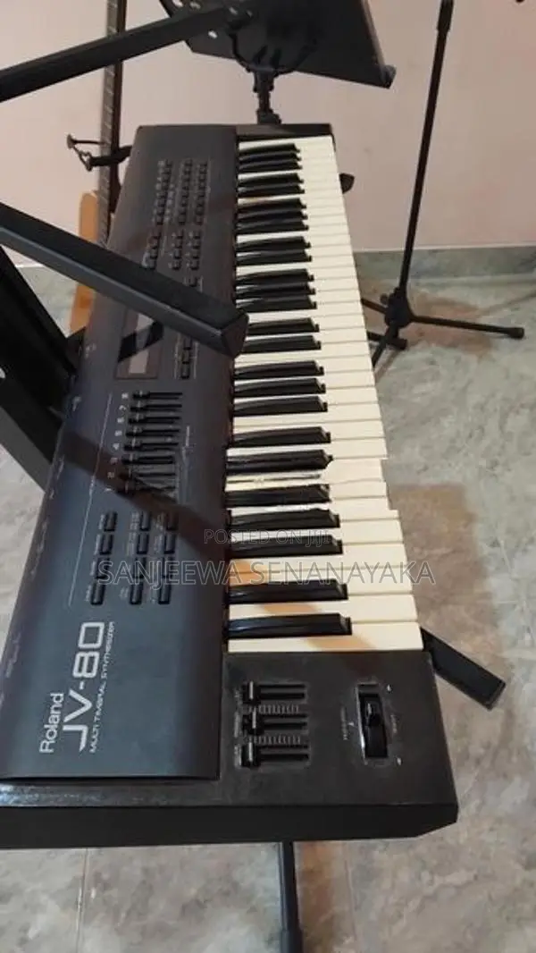 Roland JV80 Keyboard