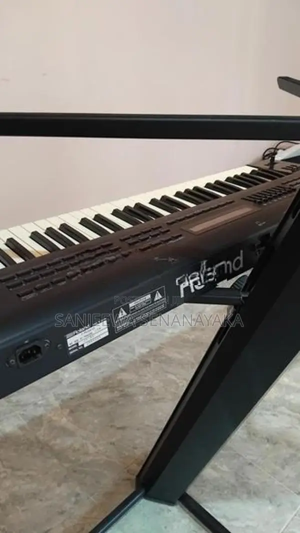 Roland JV80 Keyboard