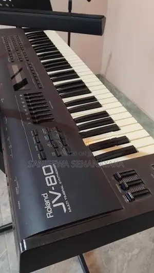 Roland JV80 Keyboard