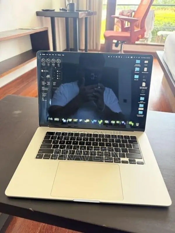 MacBook Air 15-Inch M3 2024 Starlight First Owner