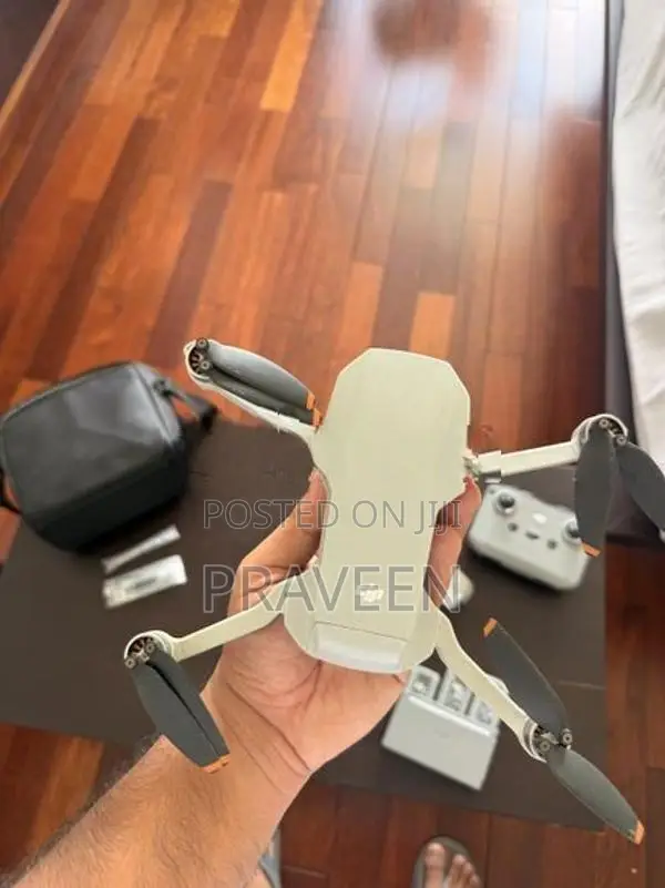 DJI Mini 2 SE Fly More Combo 3 Batteries