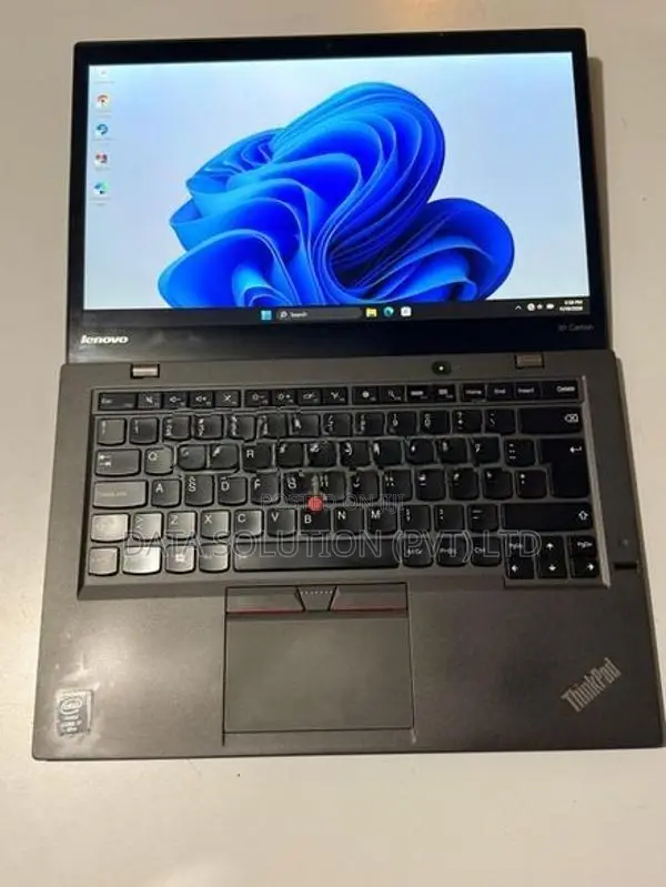 Lenovo Thinkpad 20BTS0S800 RAM: 8 GB DDR3 256 GB SSD Core i7