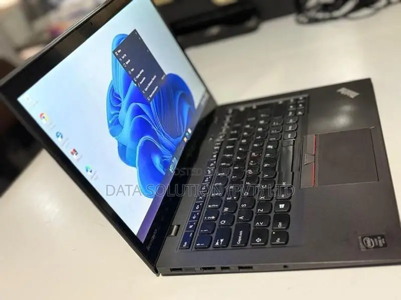 Lenovo Thinkpad 20BTS0S800 RAM: 8 GB DDR3 256 GB SSD Core i7