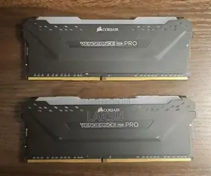 (32GB) Corsair Vengeance RGB Pro DDR4 3200mhz