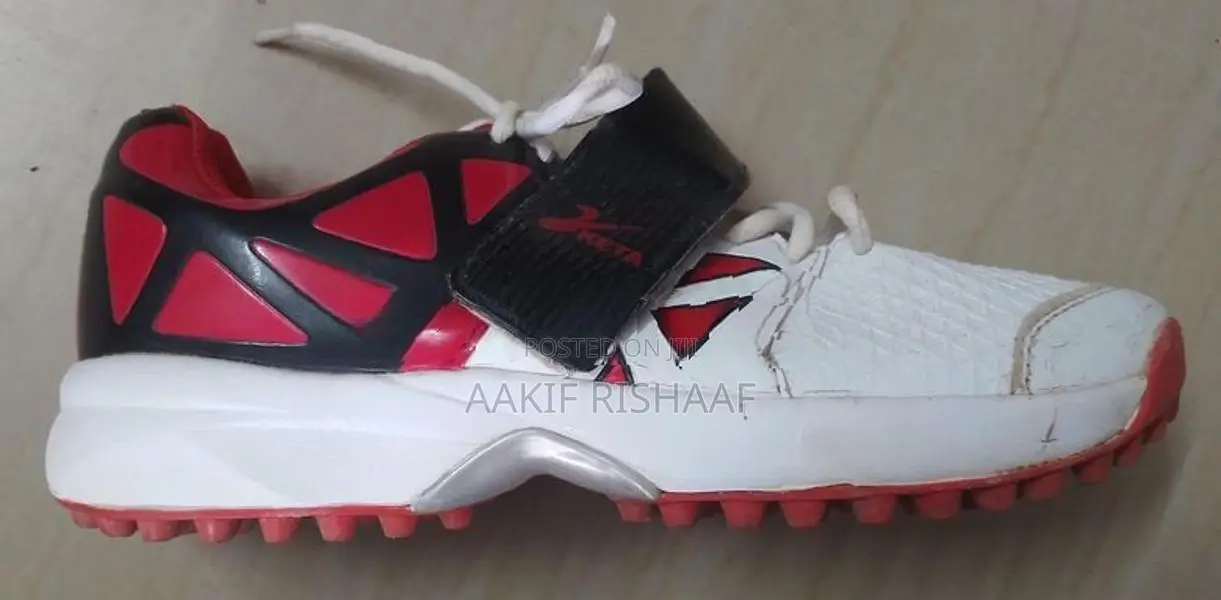 Rubber Spike Cricket Shoes