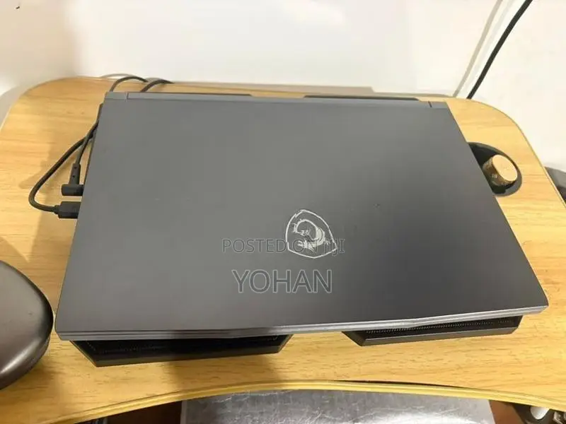 MSI Thin 15 B12UCX Gaming Laptop