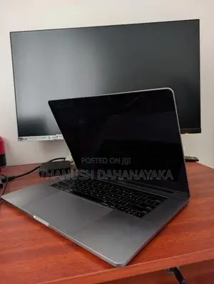 A1990 MacBook Pro 15 Inch i7 2019 16GB