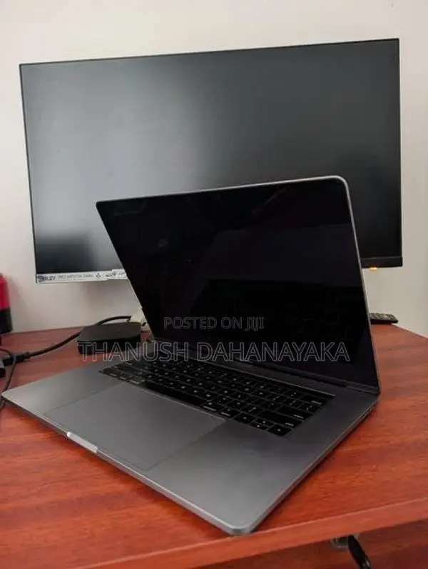 A1990 MacBook Pro 15 Inch i7 2019 16GB