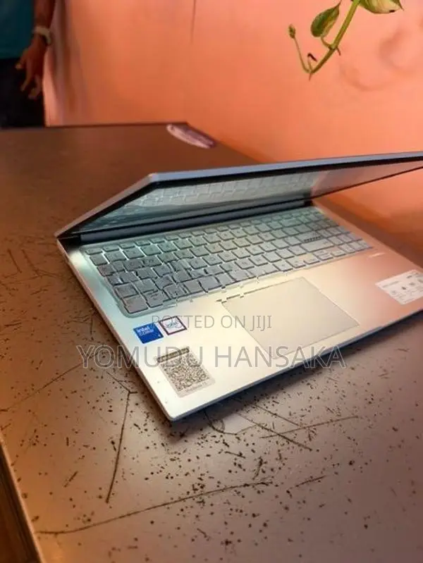 Asus Vivobook 15 (Used)