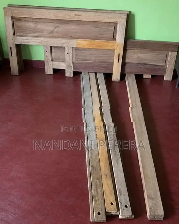 පිහිබියා ඩබල් ඇදන් දෙකක්..