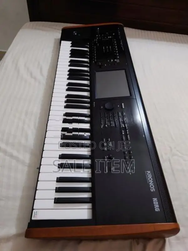 Korg Kronos 2 61 Keys Music Workstation Keyboard