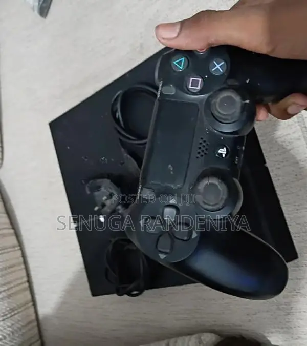 Sony PlayStation 4 Slim